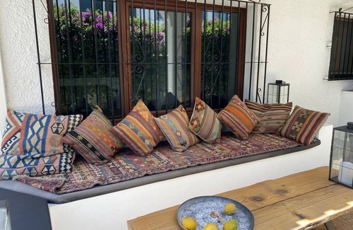Las Lagunas Chalet De Esquí | Fantástico Chalet en Fuengirola 3 dormitorios con piscina, WI-FI