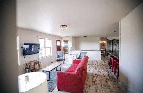 Sand Creek Casa | Charming & Private 6 BR Country Getaway