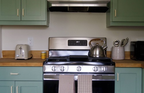 Sunset Junction Casa | Charming private apt with WiFi, laundry, and AC in the heart of Silver Lake