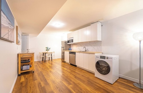 Halifax Apartamento | Charming private basement apartment with kingsize bed in brilliant Halifax