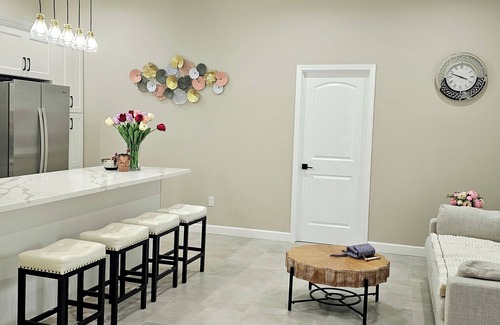 Placentia Casa | Charming private bedroom in Placentia- Walking distance to CSU Fullerton.