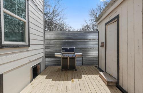 Austin Hotel | Charming Private Hotel Room Perfect for Couples Near East Austin