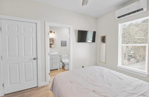 Austin Hotel | Charming Private Hotel Room Perfect for Couples Near East Austin