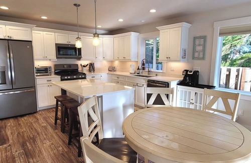 Pacific Beach Casa | Charming Private Retreat Near Beaches/Fully Fenced
