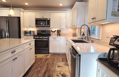 Pacific Beach Casa | Charming Private Retreat Near Beaches/Fully Fenced