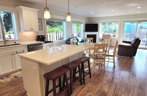 Pacific Beach Casa | Charming Private Retreat Near Beaches/Fully Fenced