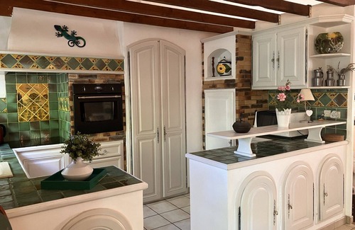 La Roquebrussanne Villa | ENCANTADORA PROPIEDAD EN HAVEN OF PAZ - PISCINA PRIVADA