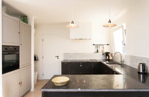 Bonnieux Casa | Encantadora propiedad en el corazón de un sitio excepcional con una vista impresionante