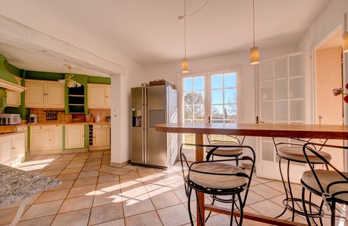 Bagnols-en-Foret Villa | Villa provenzal con encanto; oasis de calma