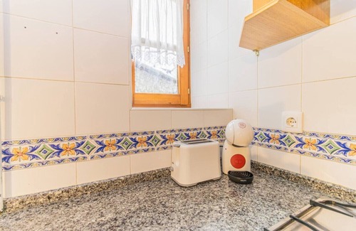 Linsoles Apartamento | Charming Pyrenean Flat with Terrace, Views & Pool