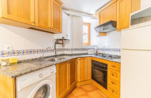 Linsoles Apartamento | Charming Pyrenean Flat with Terrace, Views & Pool