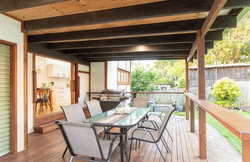 Dunwich Casa | Charming QLD-style cottage, in Dunwich the Perfect base to explore Nth Straddie