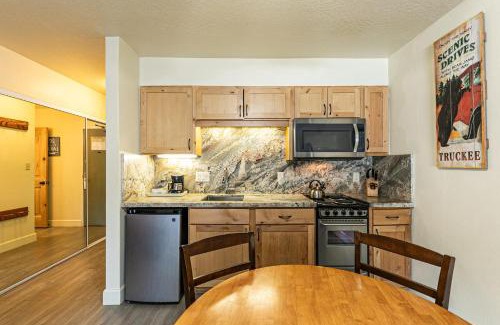 Truckee Casa | Charming Queen Studio Deluxe w/Balcony #233 at Donner Lake Village