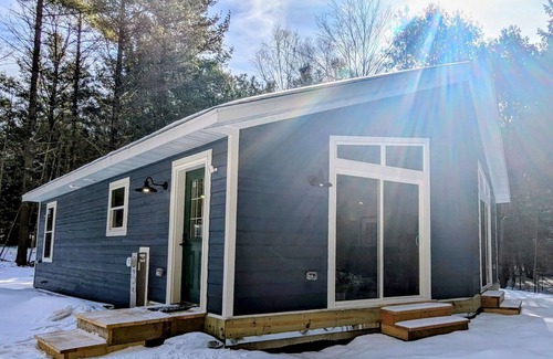 Fish Creek Casa | Charming quiet 2-bedroom house set in a cedar forest in welcoming Fish Creek