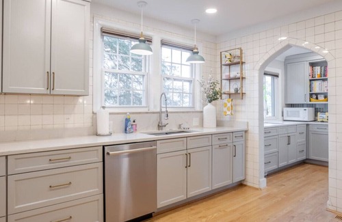 Roselawn Finance Casa | Charming, Quiet 4B 1920s Tudor by UC Hospital