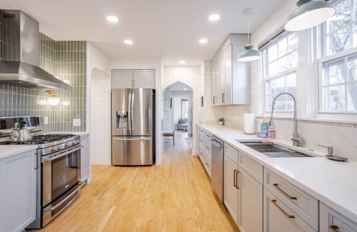 Roselawn Finance Casa | Charming, Quiet 4B 1920s Tudor by UC Hospital