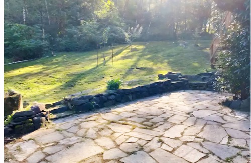 Port Orford Cabaña | Charming Quiet custom cottage!nPing Pong, Ninja Warrior setup!nFirepit, orchard!