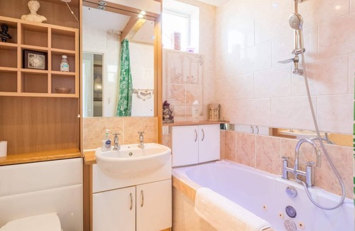 Cherry Hinton Casa | Charming & Quiet 4 Bedroom Residential Home