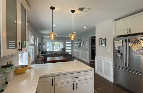 Oakland Casa | CHARMING & QUIET ONE BEDROOM / ONE OFFICE OAKLAND CRAFTSMEN HOME