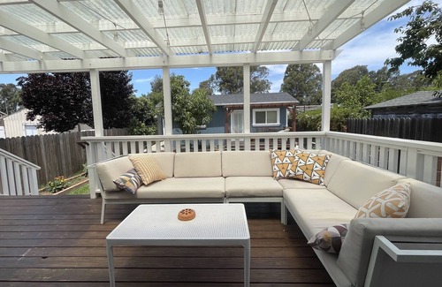 Oakland Casa | CHARMING & QUIET ONE BEDROOM / ONE OFFICE OAKLAND CRAFTSMEN HOME