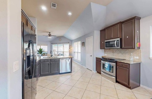 North Richland Hills Casa | Charming Retreat with Modern Comforts