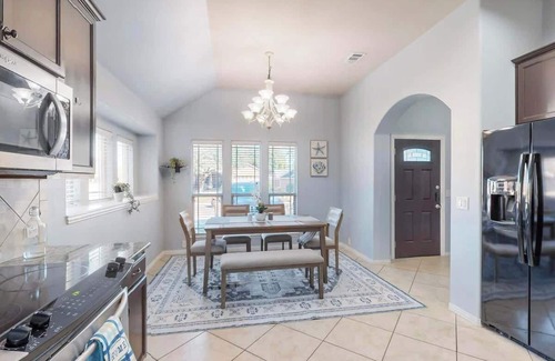North Richland Hills Casa | Charming Retreat with Modern Comforts