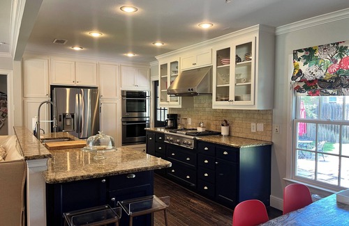 Hollywood - Santa Monica Casa | Charming Ranch - Near it All in East Dallas!