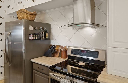 West Sedona Casa | Charming Ranch-Style Home with Hot Tub, EV Charger and Fireplace in West Sedona!