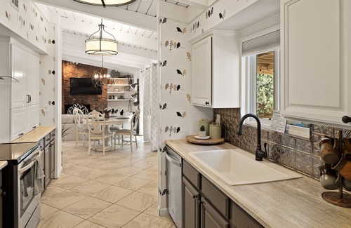 West Sedona Casa | Charming Ranch-Style Home with Hot Tub, EV Charger and Fireplace in West Sedona!