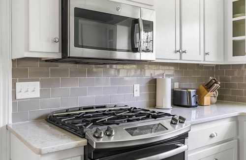 Joplin Casa | Charming Rancher, Close to Everything!