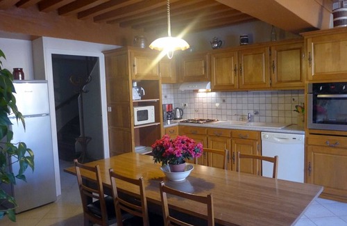 Aubepierre-sur-Aube Cabaña | Casa rural restaurada con jardín, 4 habitaciones, y garaje en Aubepierre-sur-Aube.