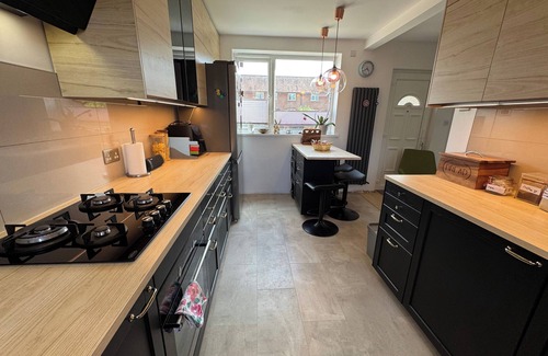 Reading Casa | Charming Reading Garden House Pet Friendly