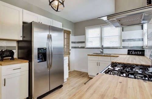 Cascade Road Casa | Charming, recently renovated bungalow in historical Cascade