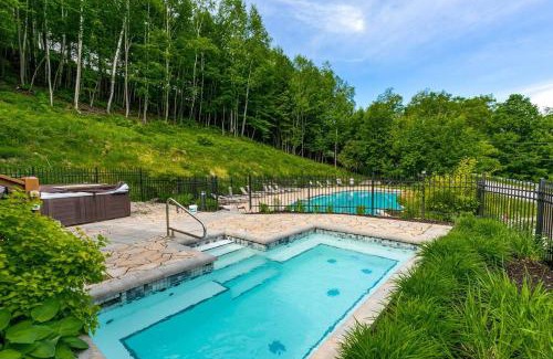 Mont-Tremblant Village Apartamento | Charming redesigned condo-10 Minutes from Mountain