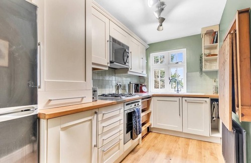 Redhill Cabaña | Charming Reigate Cottage Retreat