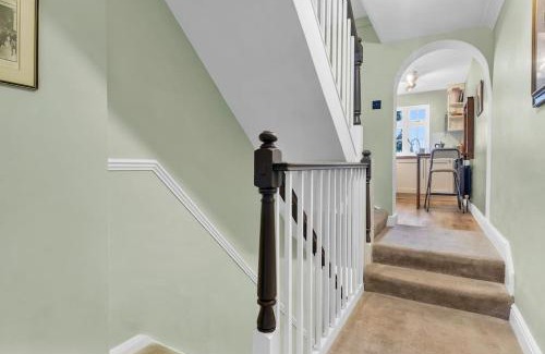 Redhill Casa | Charming Reigate Redhill Cottage