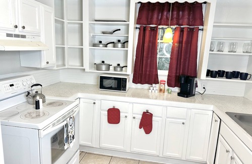 Fondren Casa | Charming & Relaxing Fondren Home Sleep 6