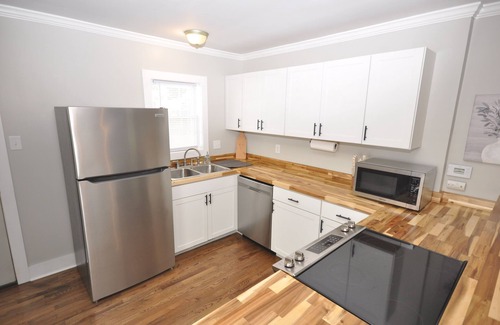 Paducah Casa | Charming remodeled 3-bed house w/ AC, WiFi, Yoga setup in brilliant Paducah