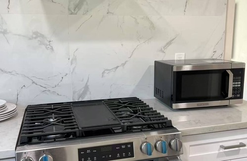 Walnut Valley Casa | Charming remodeled 1 bedroom /1 Bath with AC, WiFi in awesome Baldwin Park