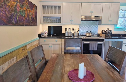 Winthrop Apartamento | Charming Rendezvous Suite in the Historic Guy Waring House-Downtown Winthrop!