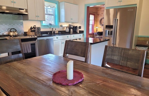Winthrop Apartamento | Charming Rendezvous Suite in the Historic Guy Waring House-Downtown Winthrop!