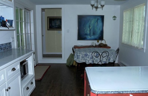 Shelter Island Cabaña | Cottage con Encanto, renovado en la isla - Nº de licencia de Shelter Island: 012-2017