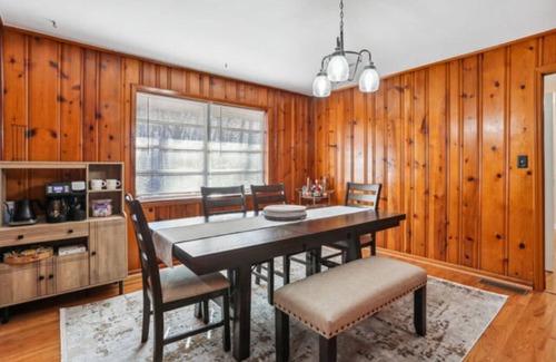 Mableton Casa | Charming renovated 4 Bedroom Ranch walking distance to the Silver Comet Trail!