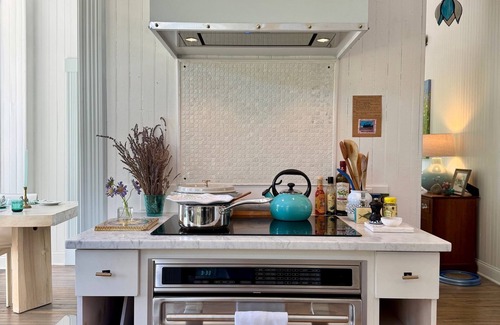 Glen Arbor Cabaña | Charming & renovated airy Train Depot turned cottage steps from Lake Michigan