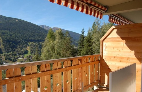 Noes Apartamento | Charming renovated apartment with south-facing terrace