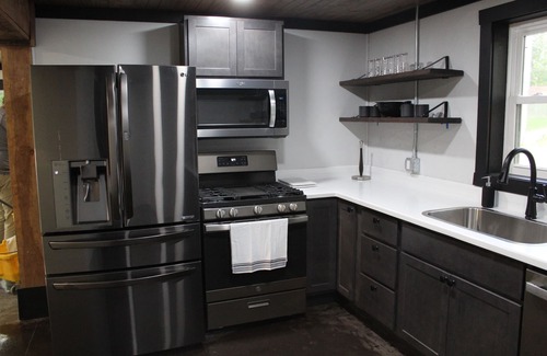 Glouster Casa | Charming renovated cottage nestled in serene state park.