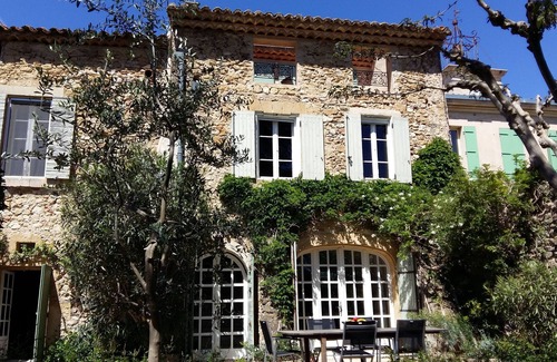 Puyvert Casa | Encantador redil a pocos minutos de Lourmarin con piscina y aire acondicionado.