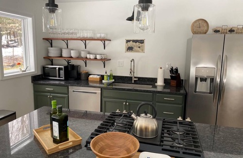 Stowe Hollow Casa | Charming & Renovated Stowe 4 BR Getaway