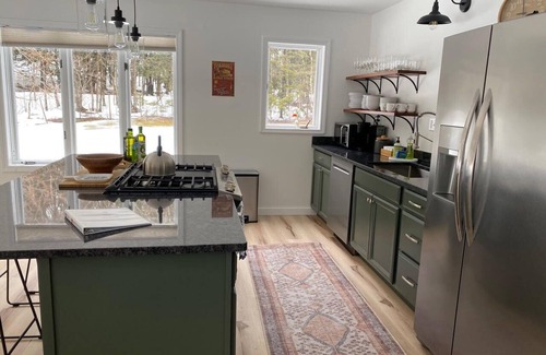 Stowe Hollow Casa | Charming & Renovated Stowe 4 BR Getaway