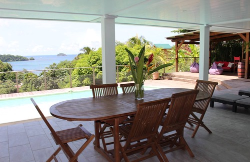 Tartane Apartamento | Alquiler con encanto en Trinidad con vistas al mar ya la piscina.